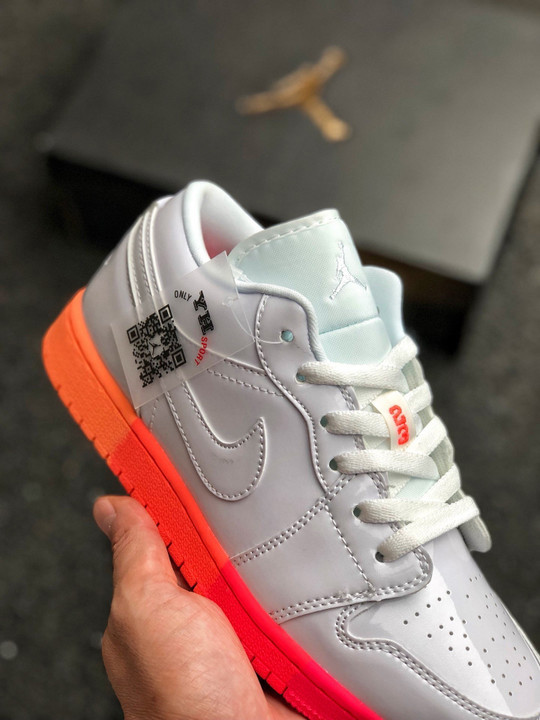Air jordan 1 low gs white/bright crimson-bright mango-white