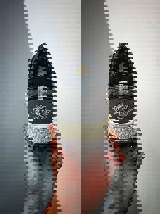 Air jordan 1 low inside outblack grey dn1635-001