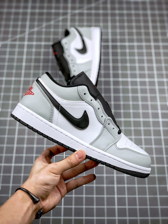 Air jordan 1 low light smoke grey red 553558-030