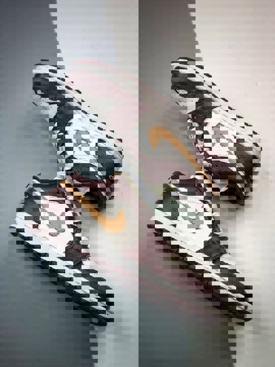 Air jordan 1 low mochashadow brown/sail dc0774-200