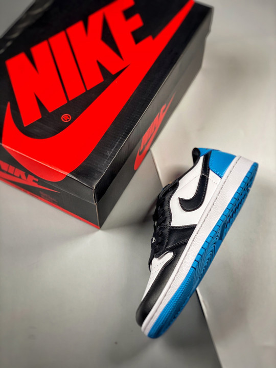 Air jordan 1 low og uncwhite/dark powder blue-black cz0790-104