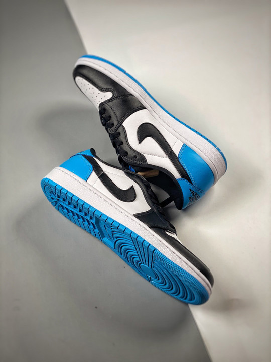 Air jordan 1 low og uncwhite/dark powder blue-black cz0790-104