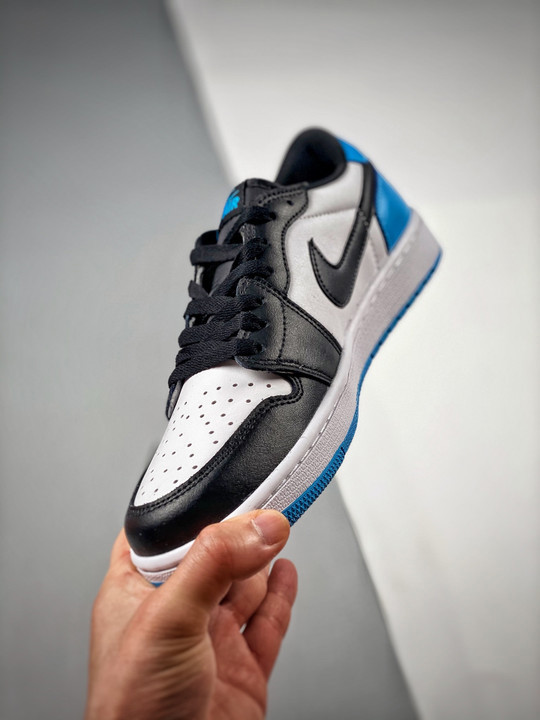 Air jordan 1 low og uncwhite/dark powder blue-black cz0790-104