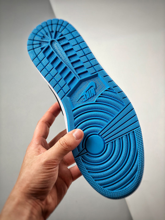 Air jordan 1 low og uncwhite/dark powder blue-black cz0790-104