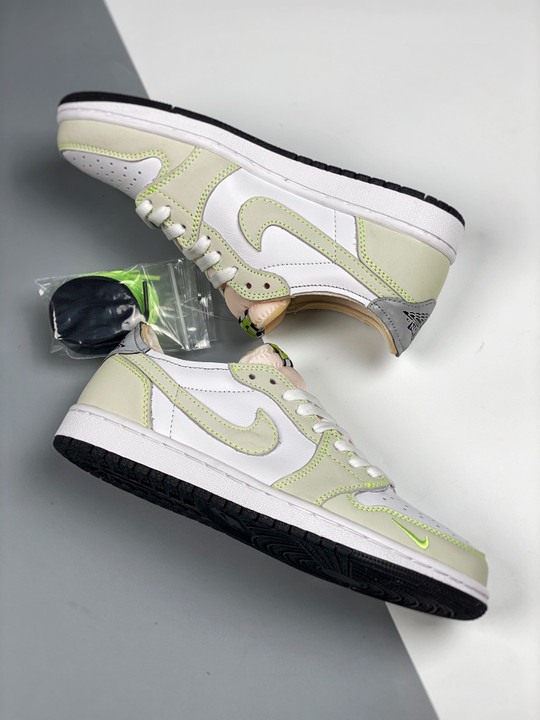 Air jordan 1 low og white/ghost green-black dm7837-103