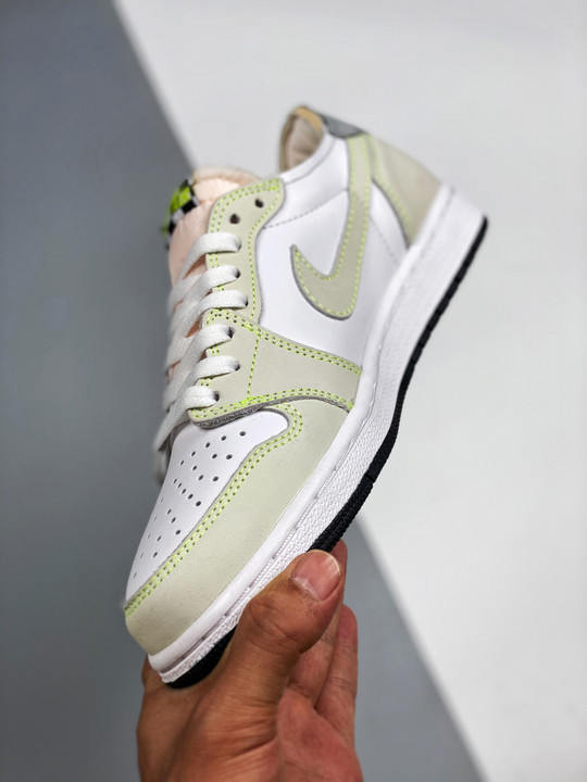 Air jordan 1 low og white/ghost green-black dm7837-103