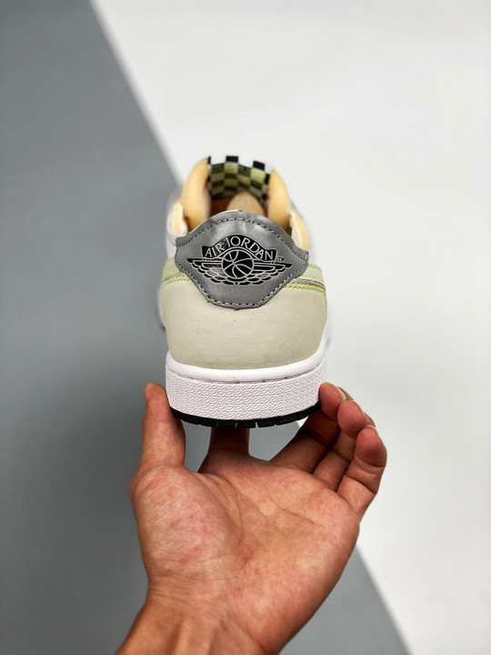 Air jordan 1 low og white/ghost green-black dm7837-103