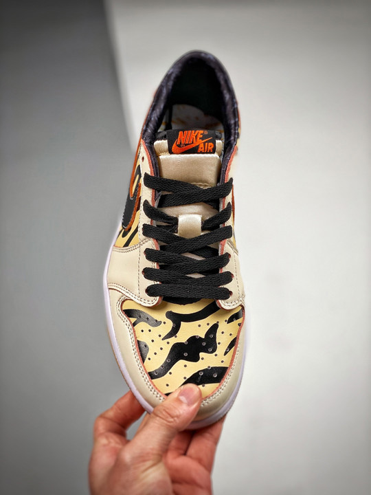 Air jordan 1 low og year of the tigerwhite/black-yellow dh6932-100