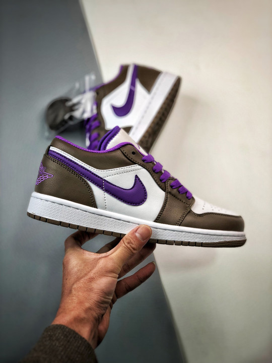 Air jordan 1 low palomino/wild berry-white 553558-215