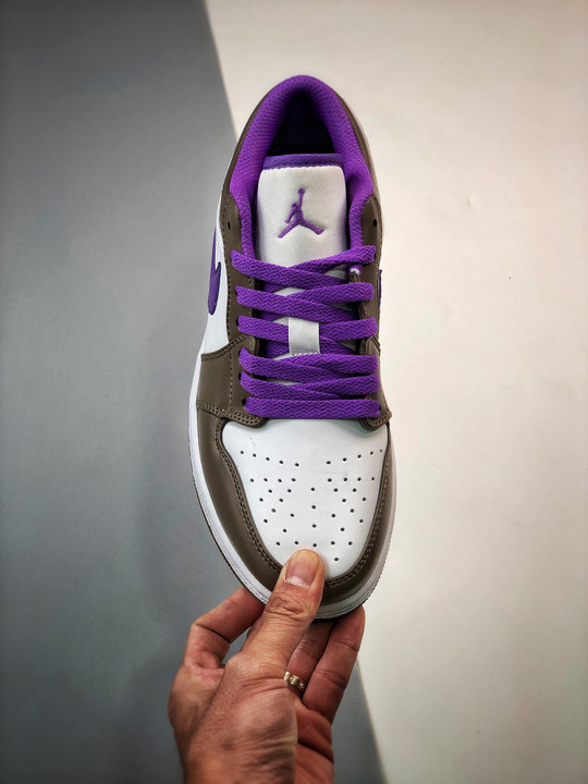 Air jordan 1 low palomino/wild berry-white 553558-215