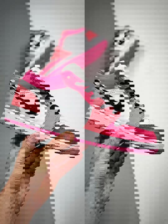 Air jordan 1 low pink and red 553560-162