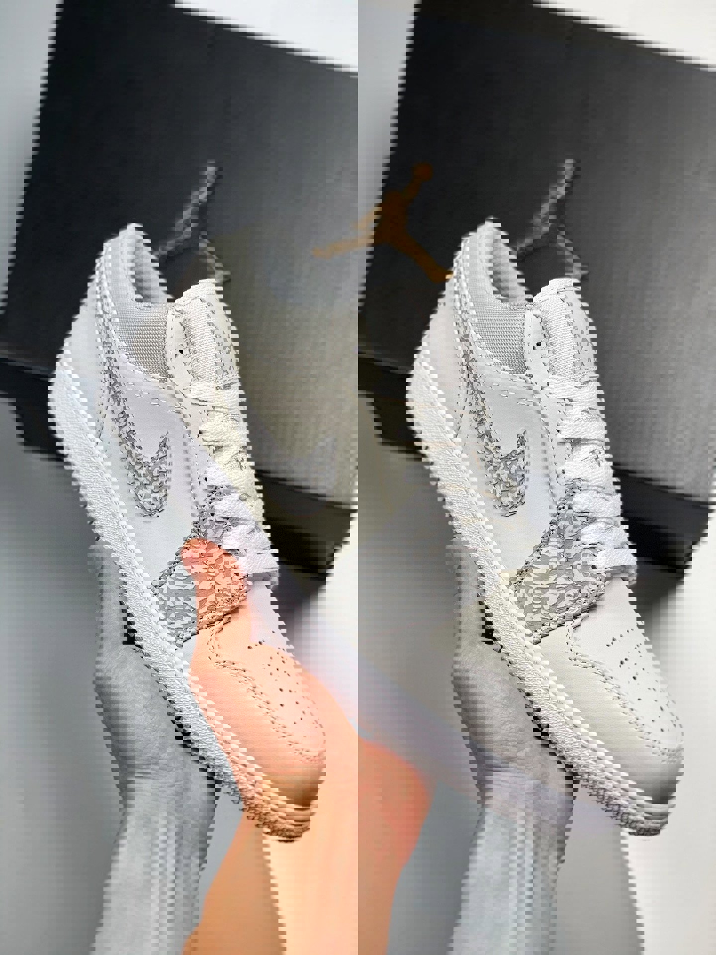 Air jordan 1 low prm elephant printwhite/neutral grey-sail