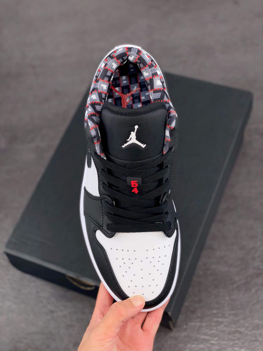 Air jordan 1 low quai 54″ black white dm0095-106