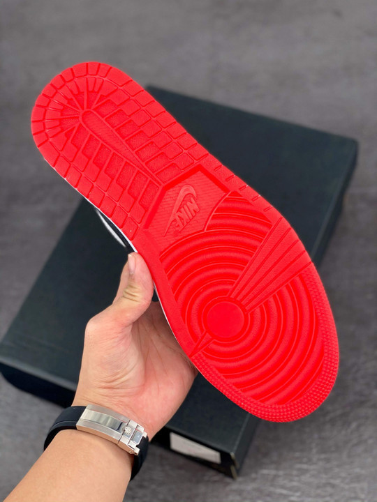 Air jordan 1 low quai 54″ black white dm0095-106