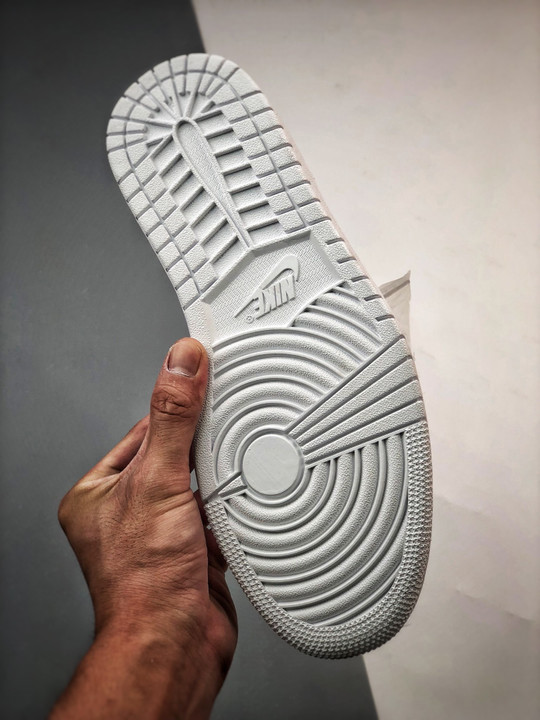 Air jordan 1 low quilted triple white db6480-100