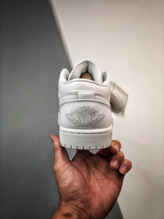 Air jordan 1 low quilted triple white db6480-100
