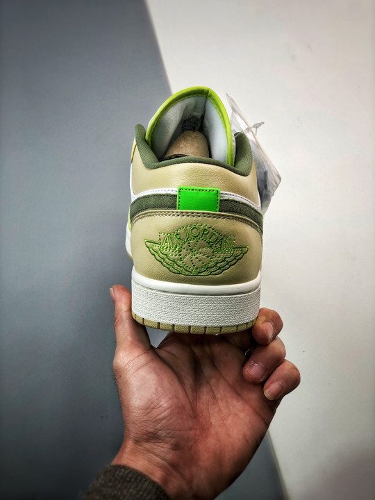 Air jordan 1 low sail/light olive-pale citron-desert fd9906-131