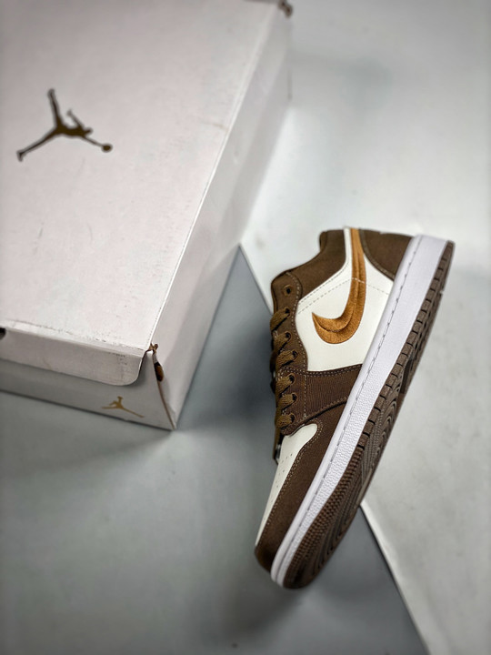 Air jordan 1 low se light olive/sail-white dv0426-301