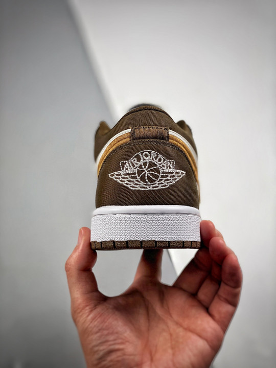 Air jordan 1 low se light olive/sail-white dv0426-301