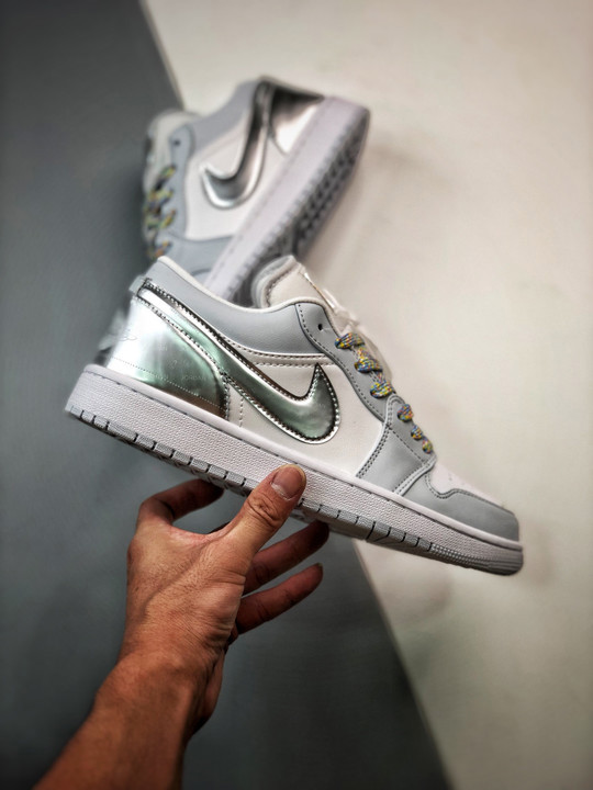 Air jordan 1 low se tear away silver white/light grey dx6070-101