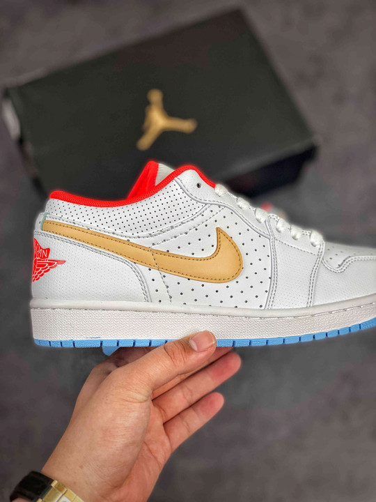 Air jordan 1 low se white/sesame-flash crimson-psychic blue