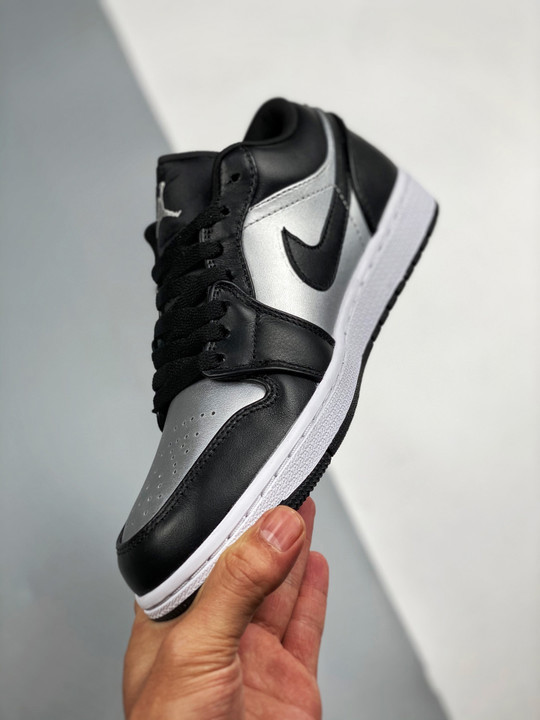 Air jordan 1 low silver toeblack/metallic silver-white
