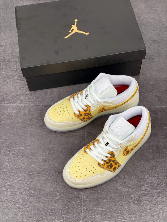 Air jordan 1 low snkrs dayyellow sail dn6998-700