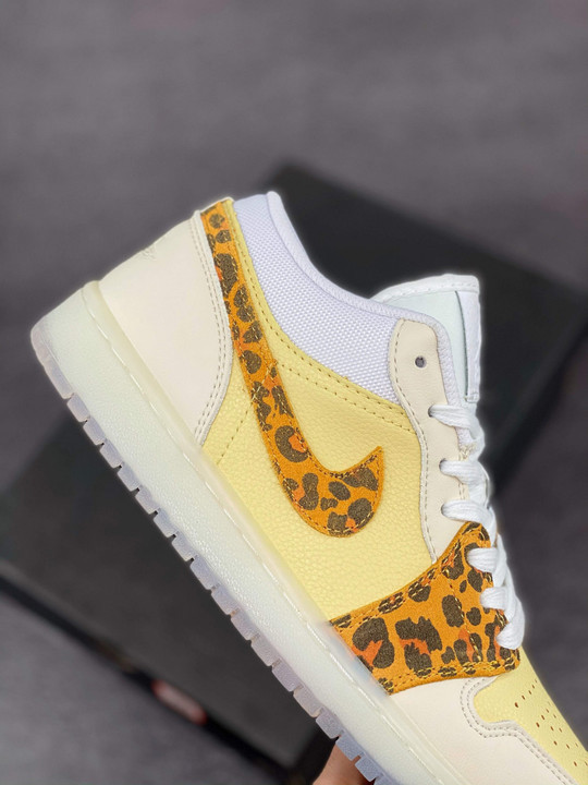 Air jordan 1 low snkrs dayyellow sail dn6998-700