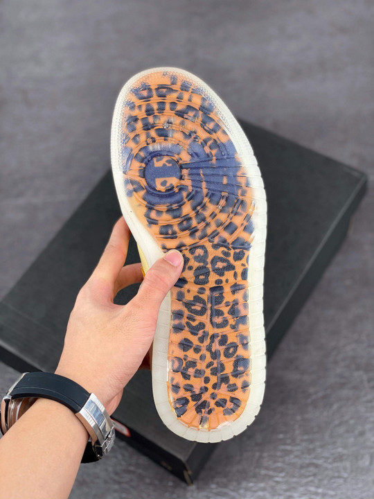 Air jordan 1 low snkrs dayyellow sail dn6998-700