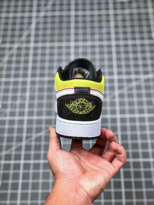 Air jordan 1 low spray paint splatter cw5564-001