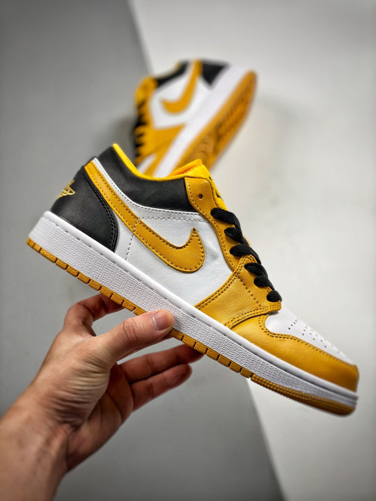 Air jordan 1 low taxi/black-white 553558-701