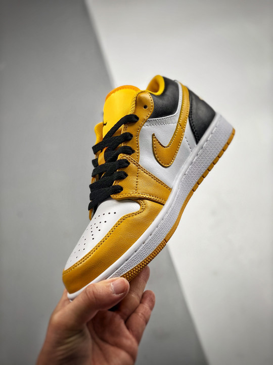 Air jordan 1 low taxi/black-white 553558-701
