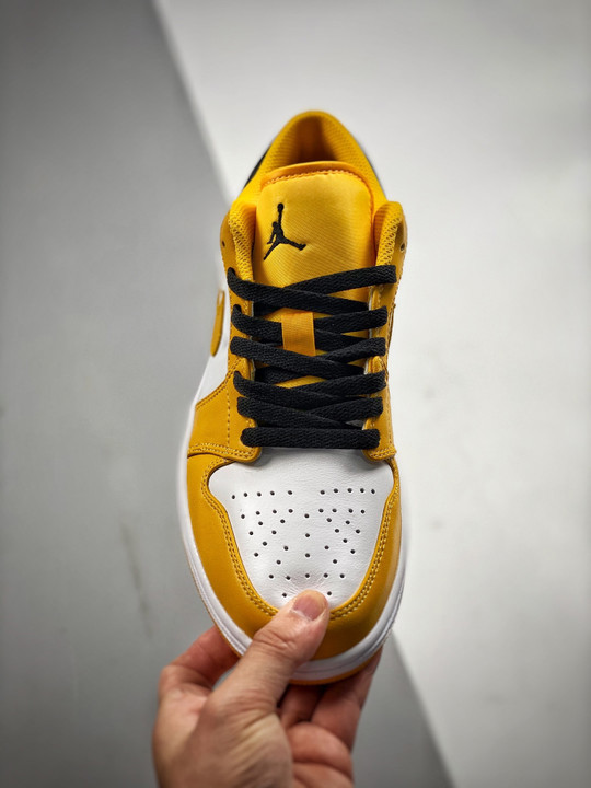 Air jordan 1 low taxi/black-white 553558-701