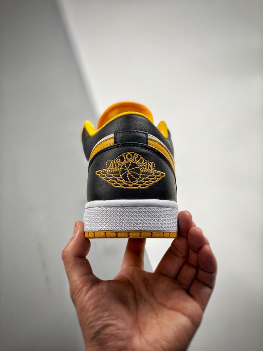 Air jordan 1 low taxi/black-white 553558-701