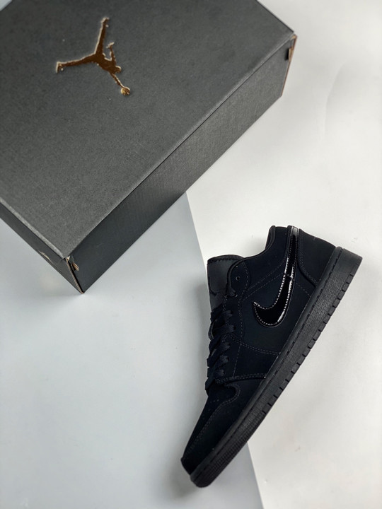 Air jordan 1 low triple black 553558-056