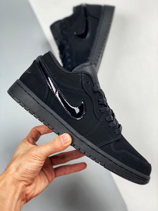 Air jordan 1 low triple black 553558-056