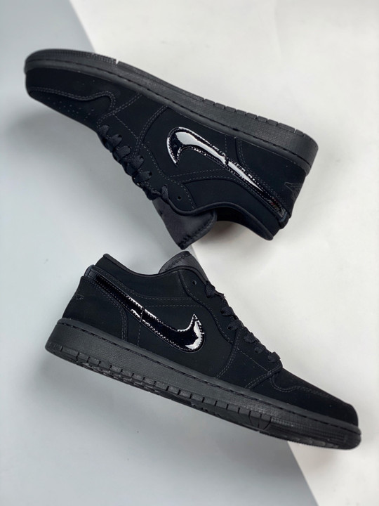 Air jordan 1 low triple black 553558-056