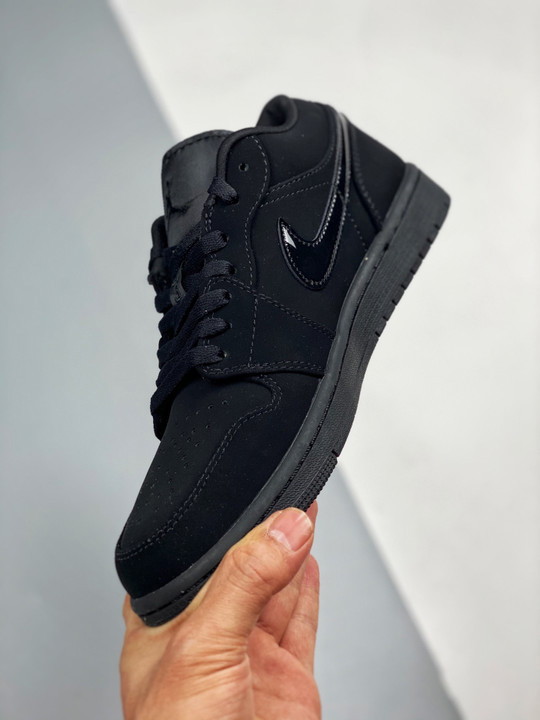 Air jordan 1 low triple black 553558-056