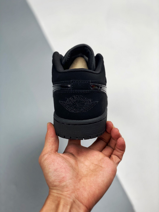 Air jordan 1 low triple black 553558-056