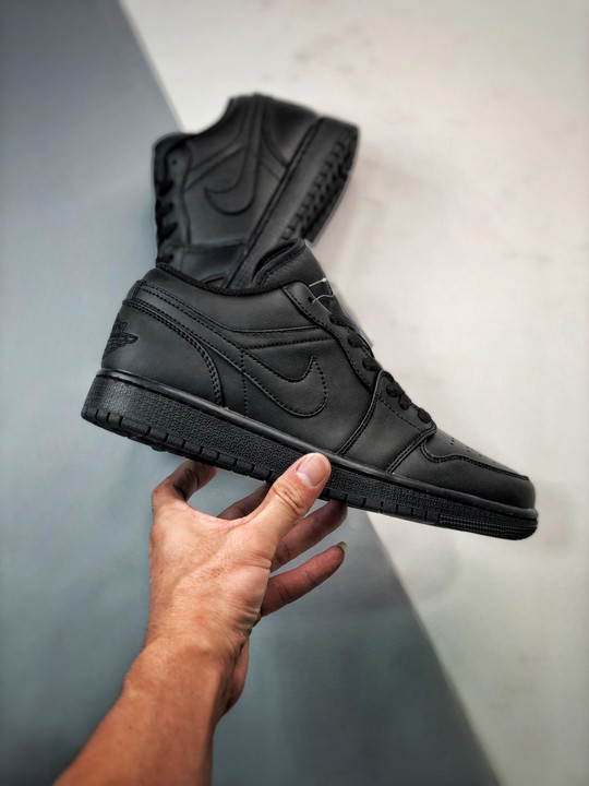 Air jordan 1 low triple black 553558-093