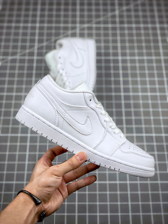Air jordan 1 low triple white 553558-130