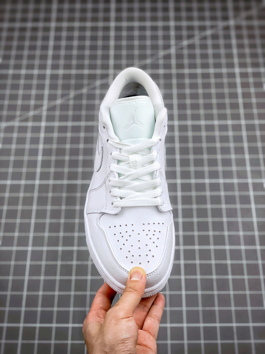 Air jordan 1 low triple white 553558-130