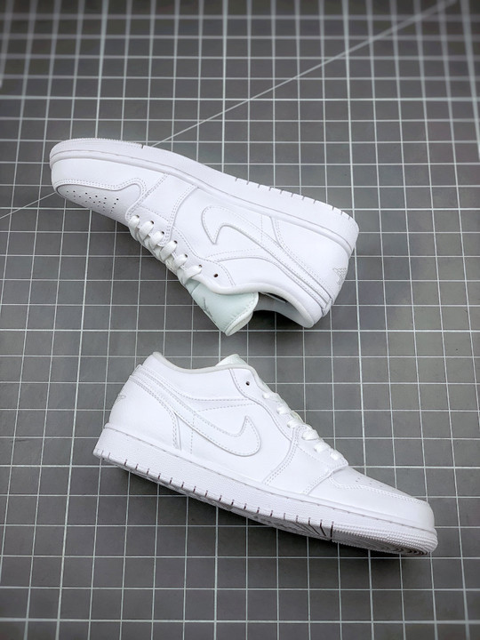 Air jordan 1 low triple white 553558-130