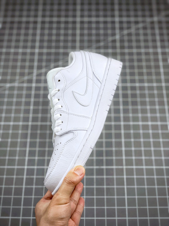 Air jordan 1 low triple white 553558-130