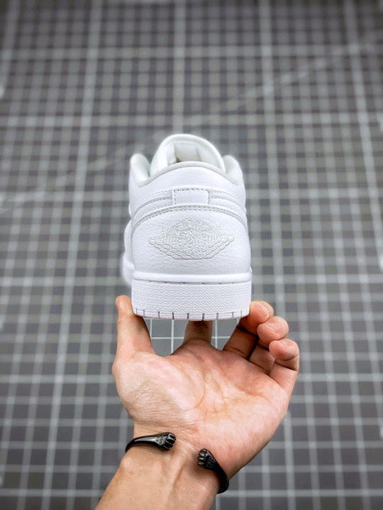Air jordan 1 low triple white 553558-130