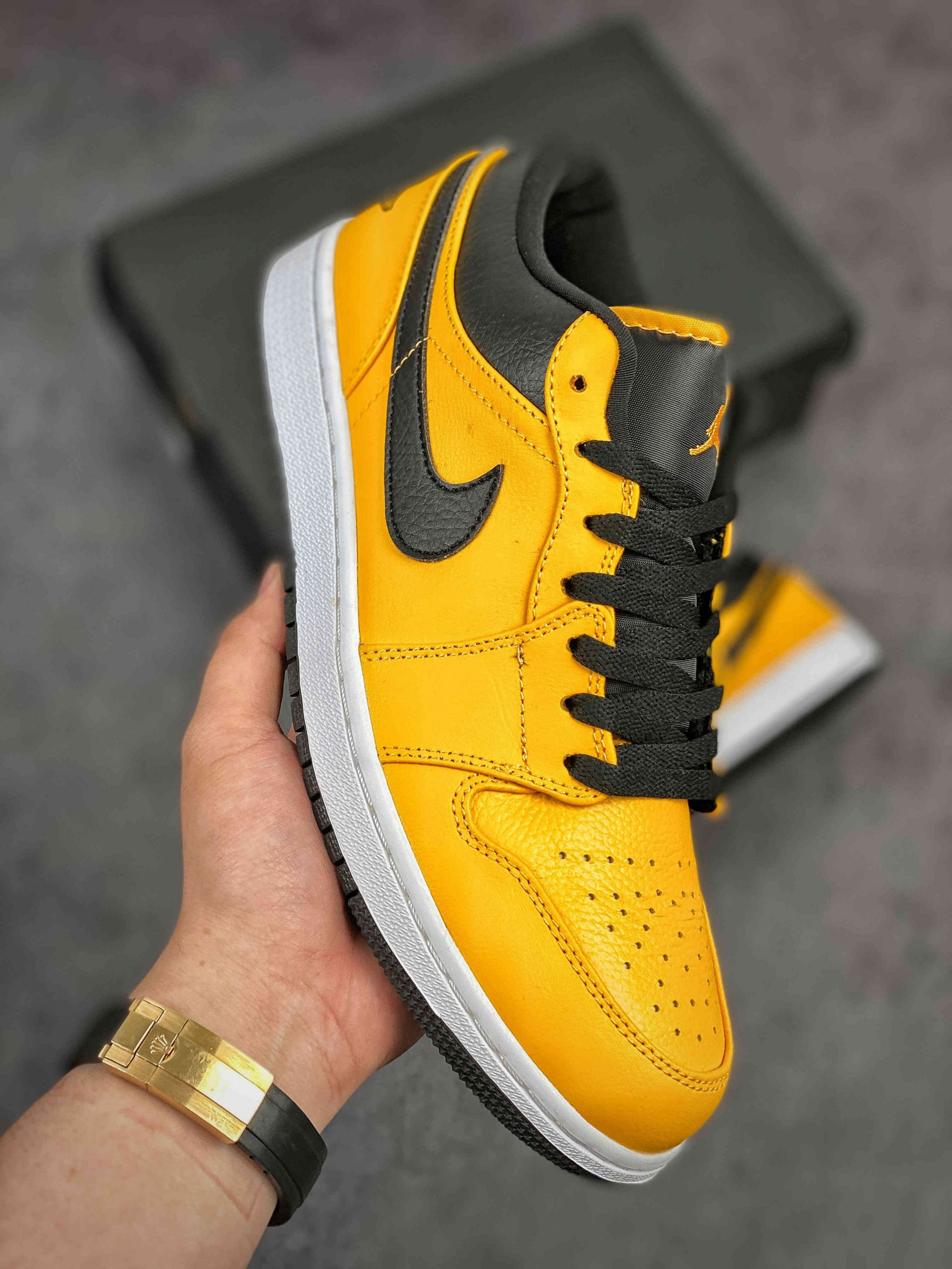 Air jordan 1 low university gold/black-white