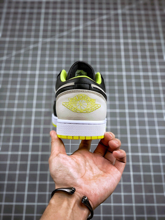 Air jordan 1 low venom green 553558-009