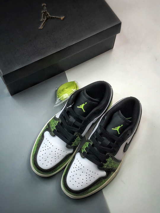 Air jordan 1 low wear-away black green dn3705-003