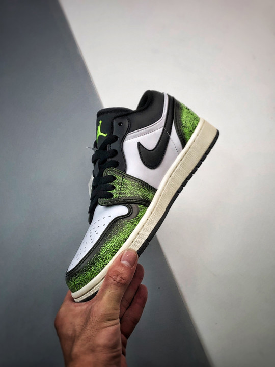 Air jordan 1 low wear-away black green dn3705-003