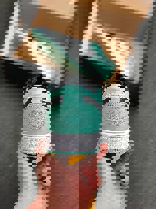 Air jordan 1 low white/emerald rise-black 553558-117